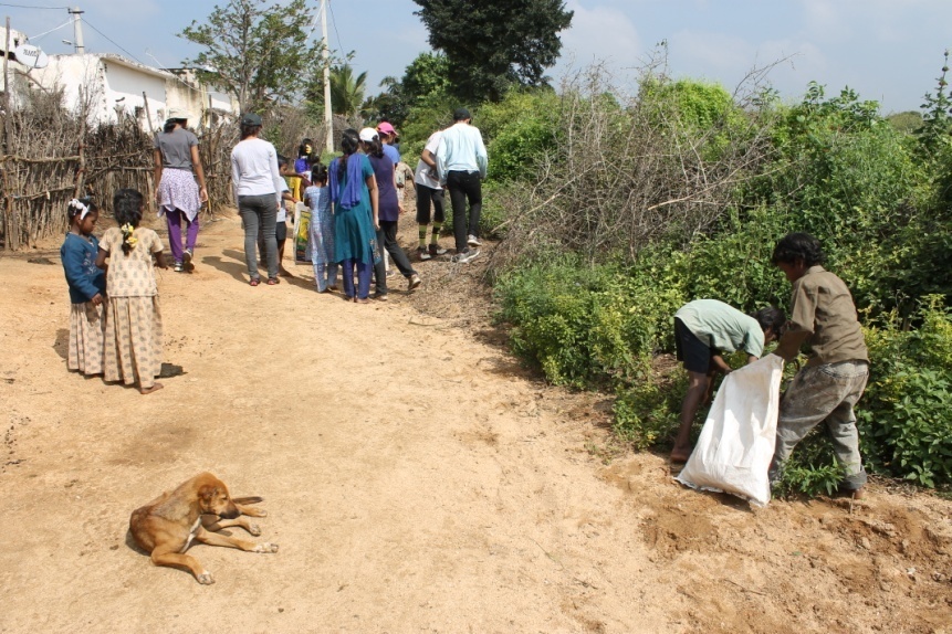 D:\KEEP Report  for KFI & satish2014-15\KEEP report 2015-16\pics for report\litter picking with CV (2).JPG